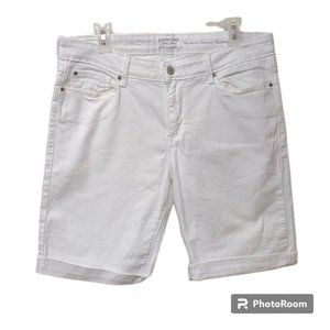 Levi's Signature White Modern Skinny 5 Pocket Folded Hem Jean Shorts